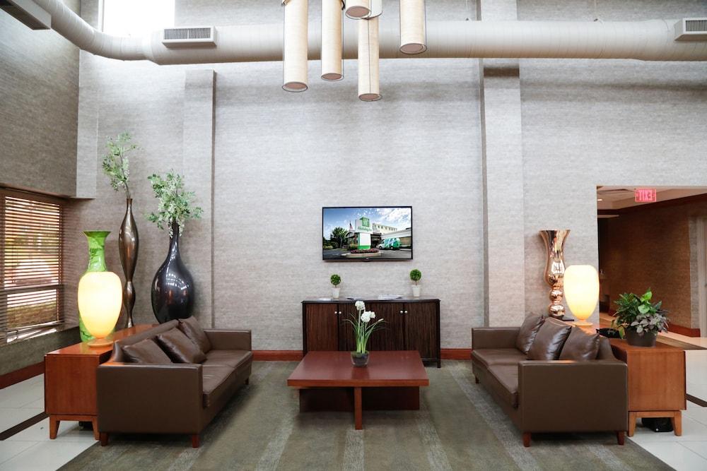 Hotel Holiday Plainview-long Island By Ihg Plainview