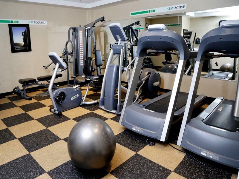 Hotel Holiday Plainview-long Island By Ihg 3*