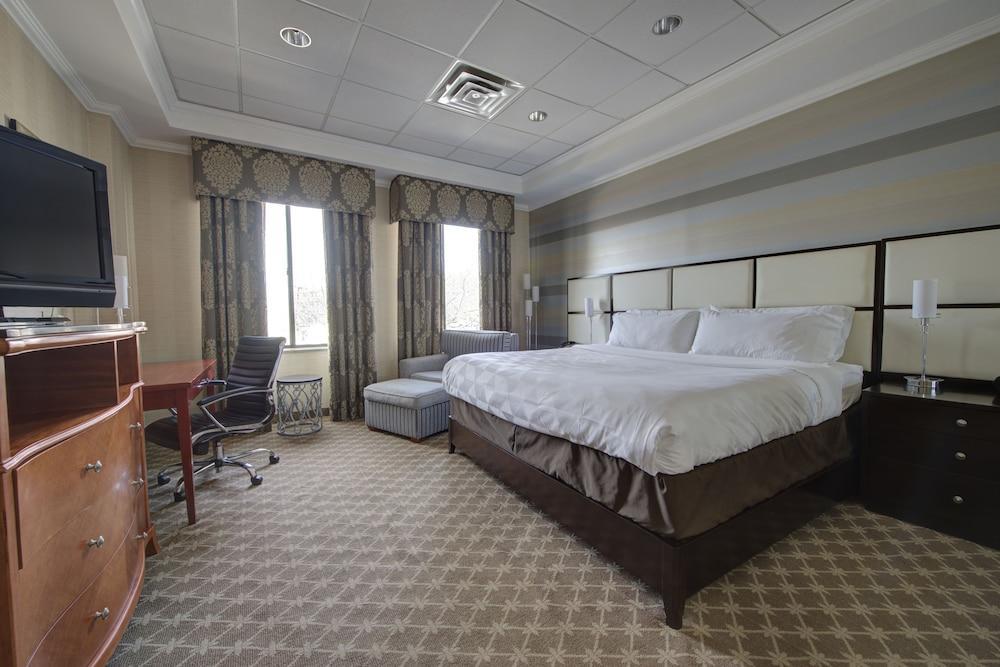 Plainview-long Island By Ihg Hotel