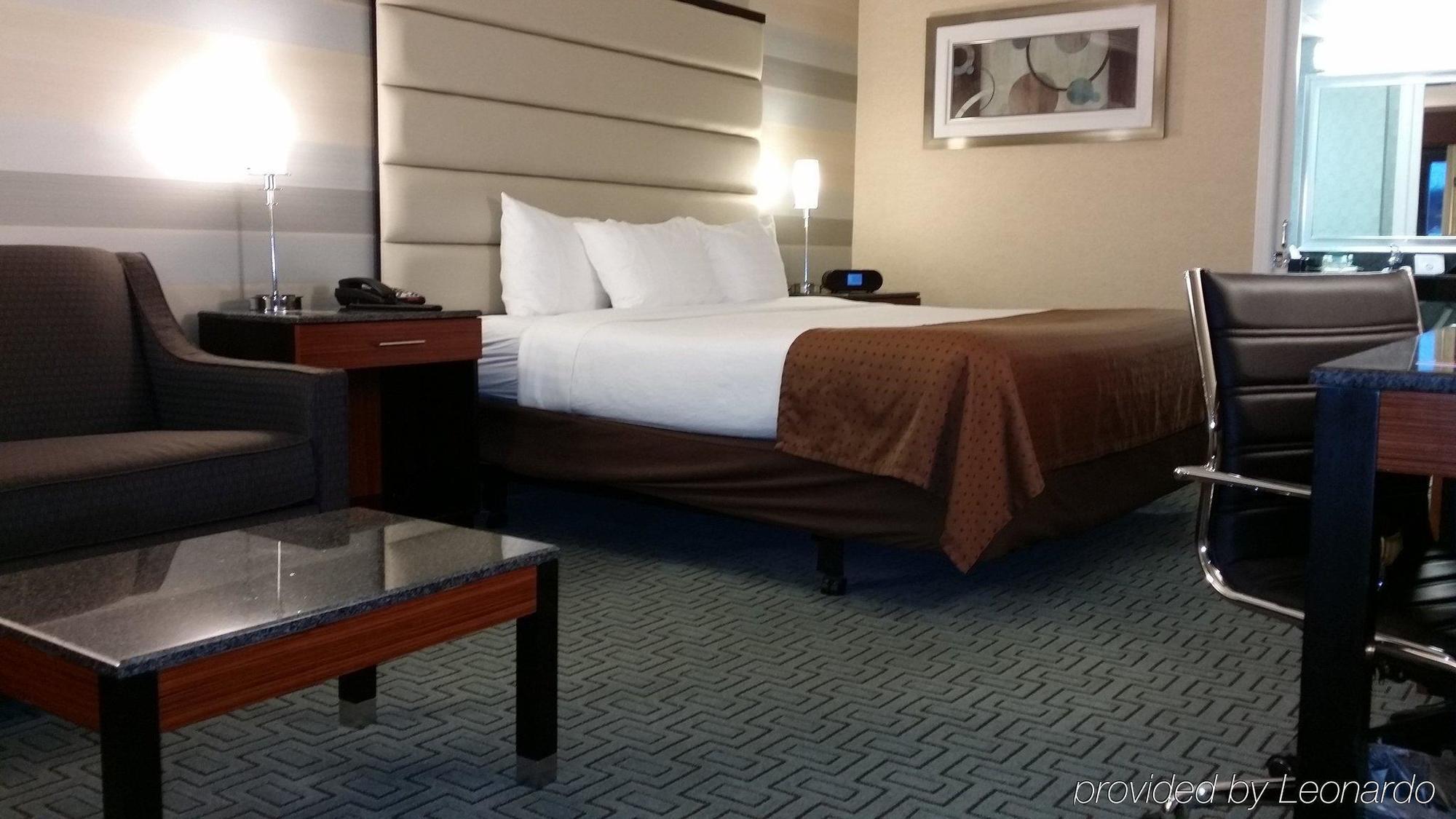 Hotel Plainview-long Island By Ihg 3*