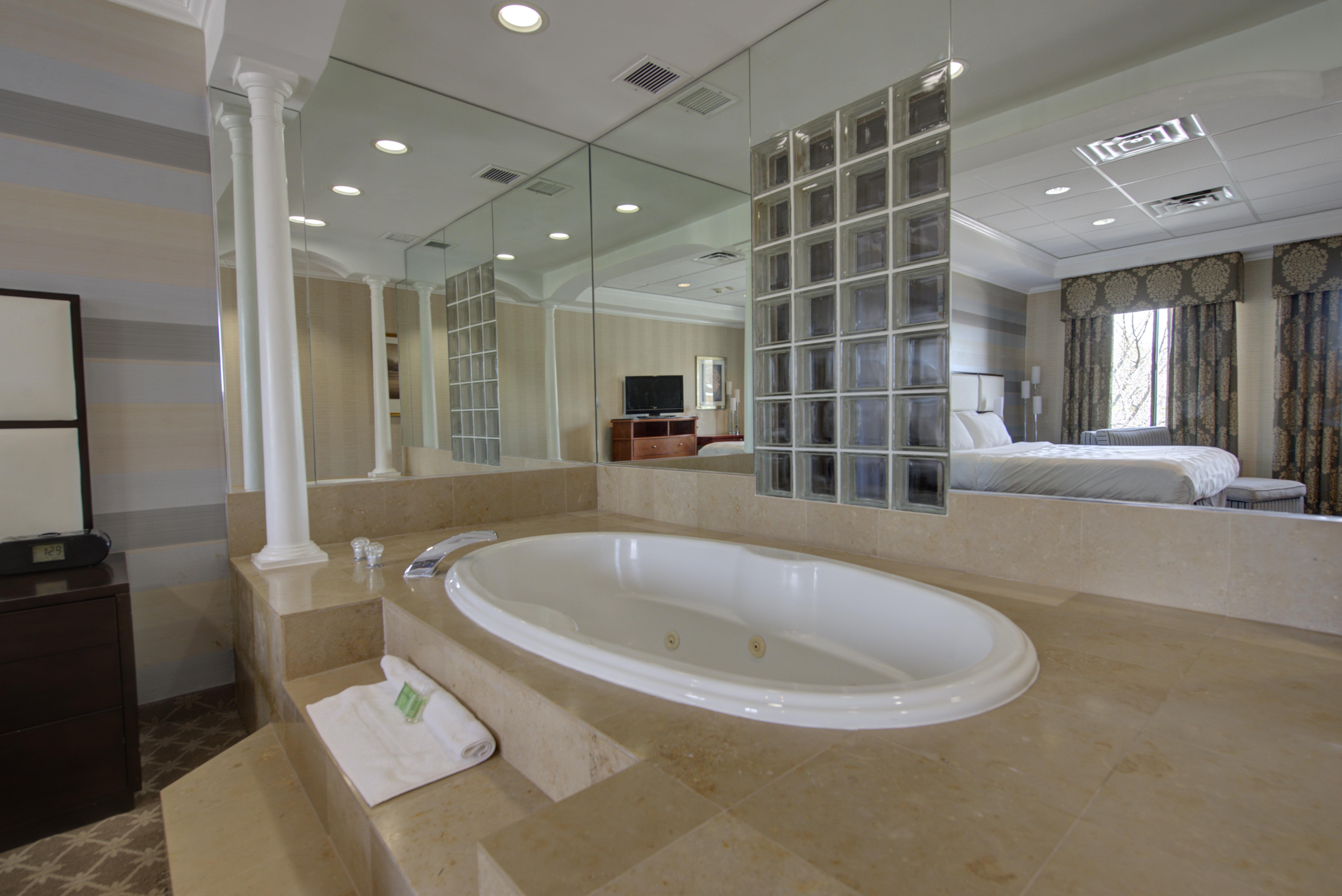 Plainview-long Island By Ihg Plainview